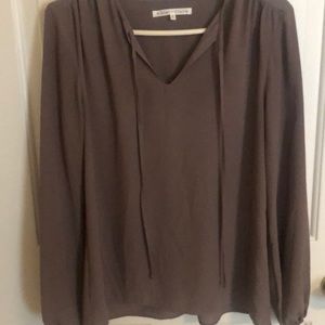 L/S blouse w/ neck tie